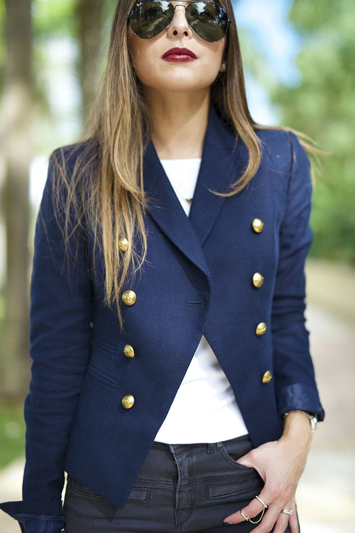 Navy Blazer + Gray Skinny Jeans - The Girl from Panama