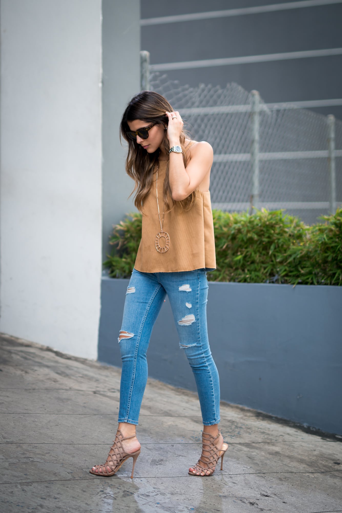 sandals with jeans girl