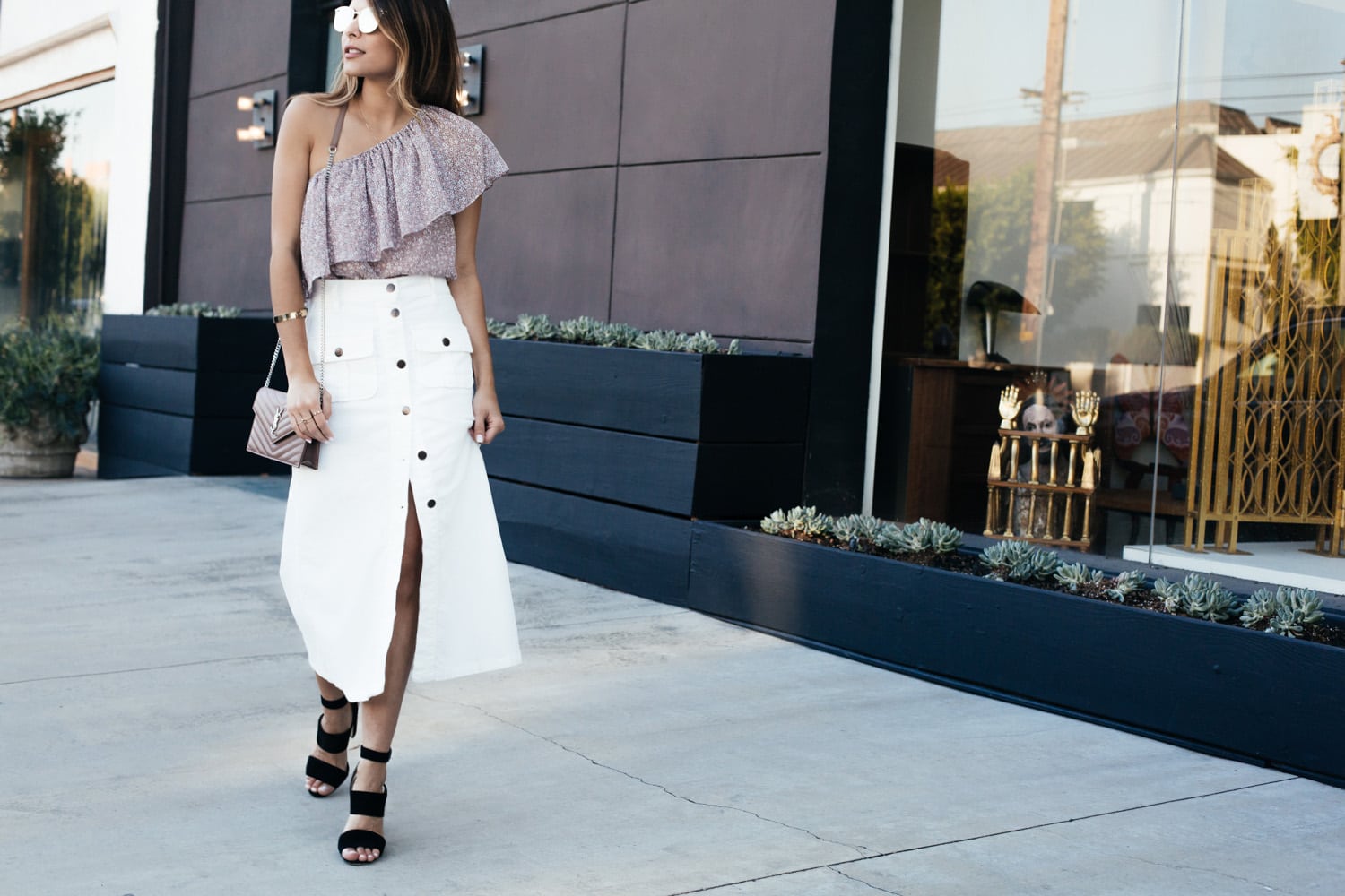 7 Chic One-Shoulder Tops To Buy Right Now | The Girl From Panama @pamhetlinger 