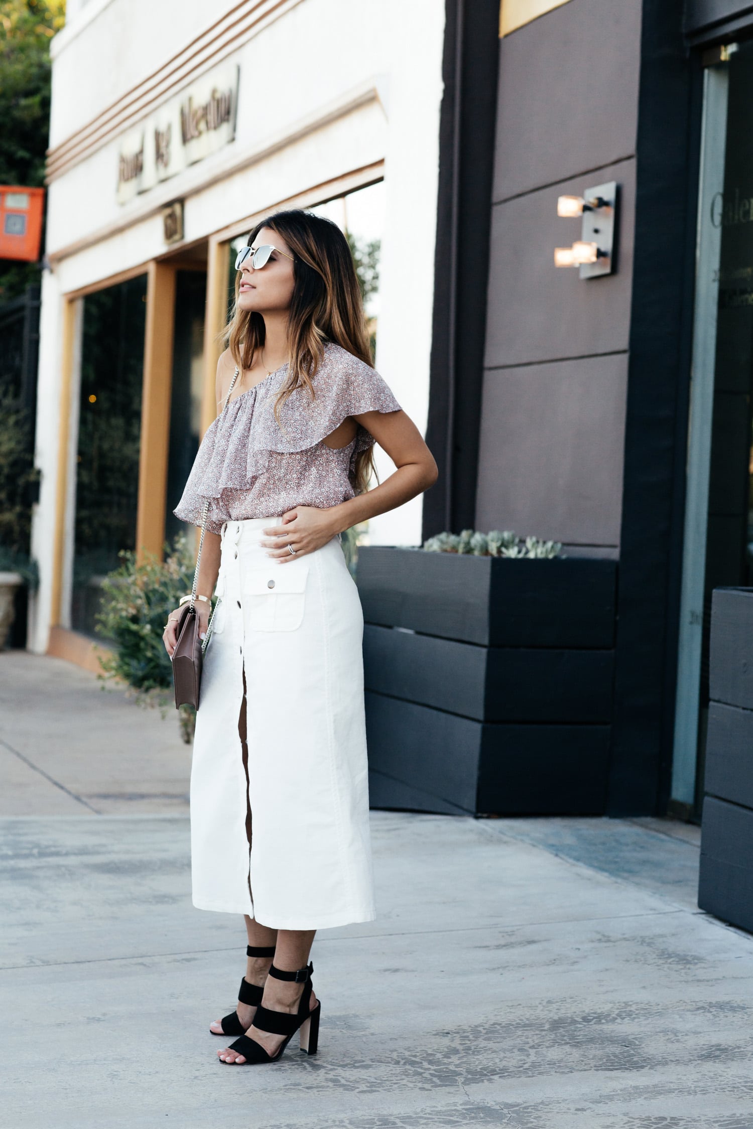 7 Chic One-Shoulder Tops To Buy Right Now | The Girl From Panama @pamhetlinger 