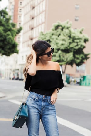 The easiest way to style an off-the-shoulder top | The Girl From Panama @pamhetlinger
