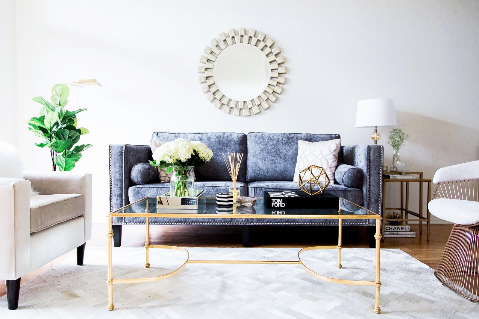 Chic and Glam Living Room | The Girl From Panama @pamhetlinger