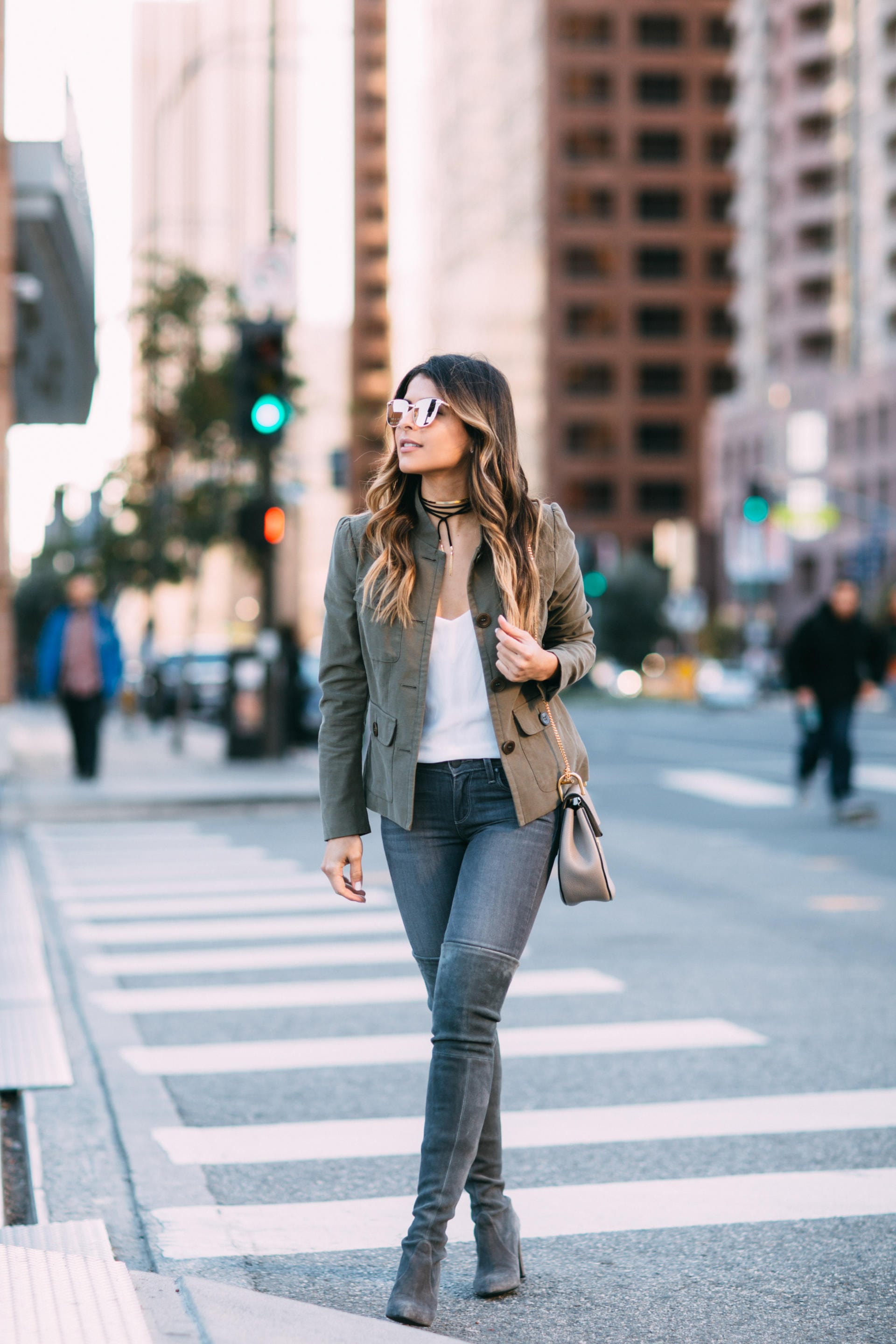 grey jeans with boots