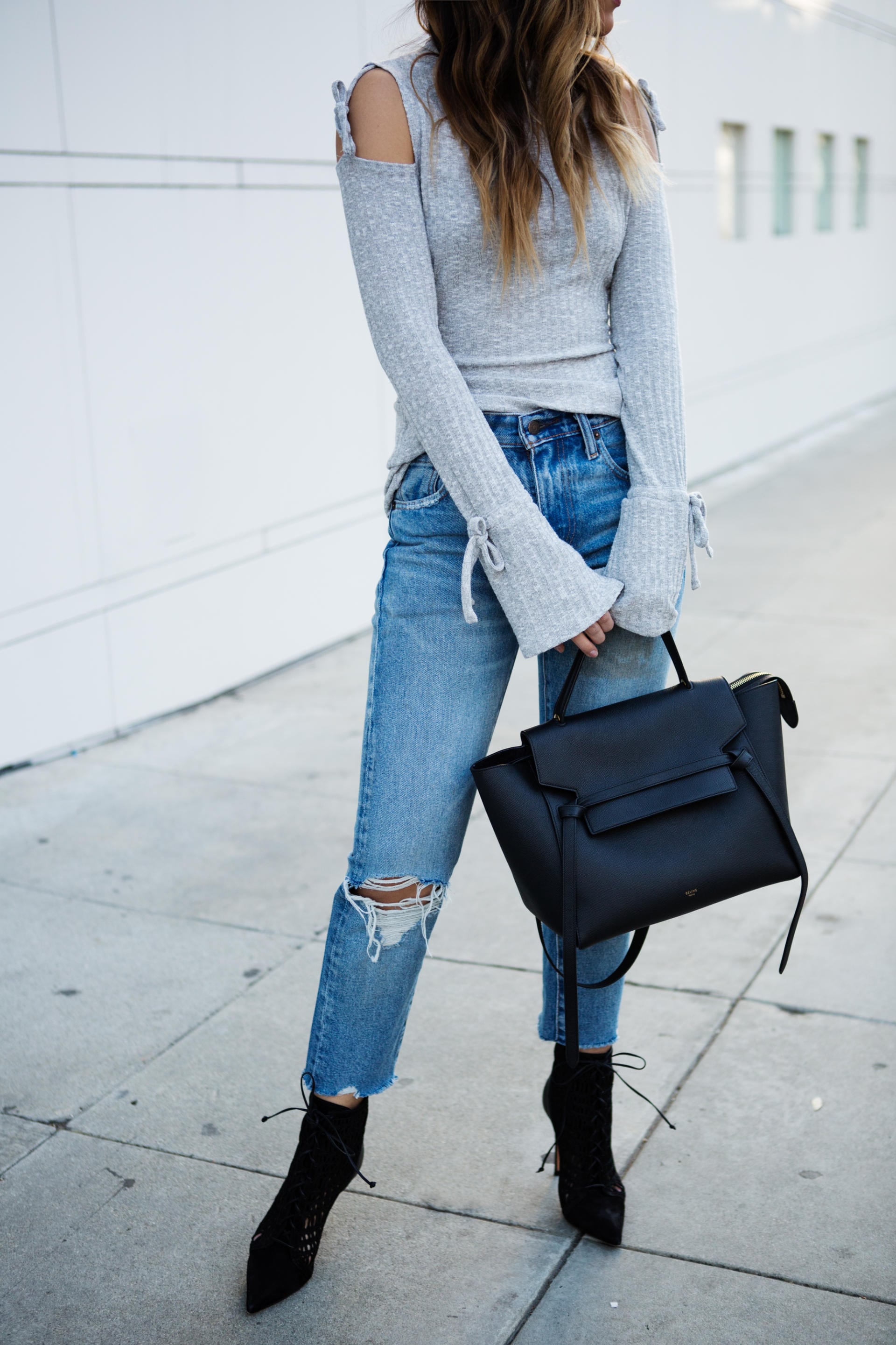 Behind the Sleeves: The Bell TrendAn Easy Way to Wear the Bell Sleeve Trend | The Girl From Panama