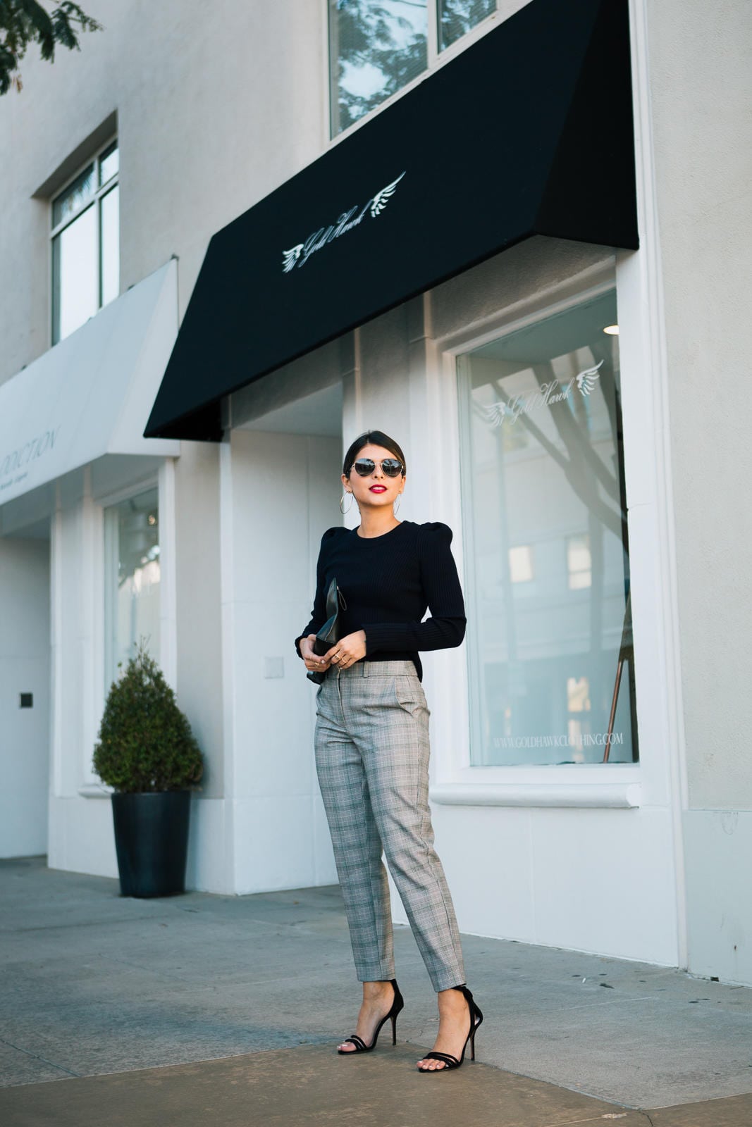 How to Style Plaid Pants for Work - The Styled Press  Plaid pants outfit,  How to style plaid pants, Plaid fashion
