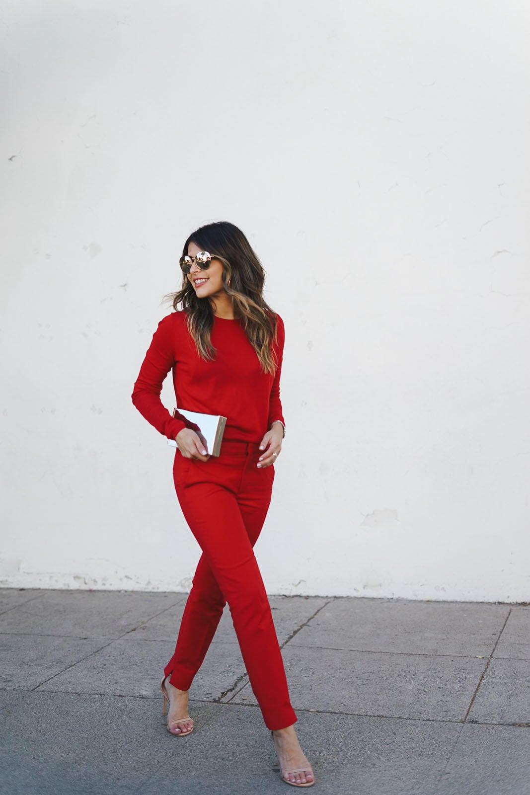 How to wear Red - The Girl From Panama