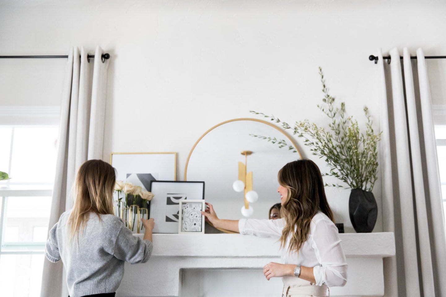 pam hetlinger and joyce pickens, bright and chic living room decor