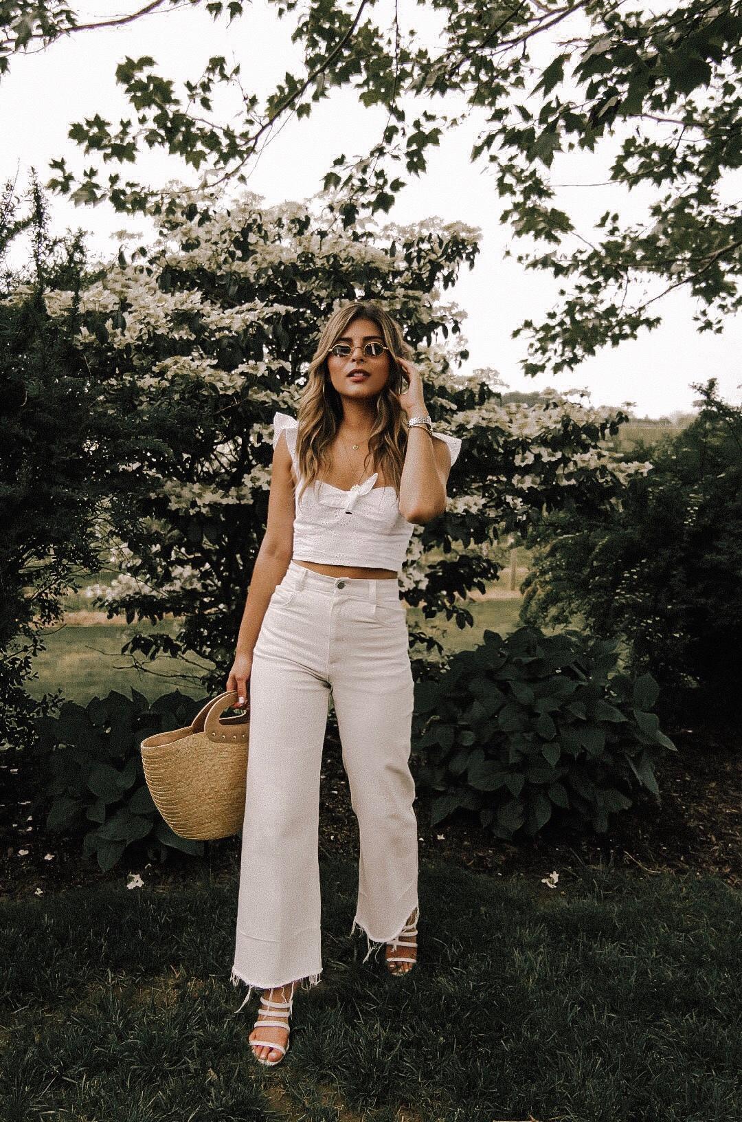 What to Wear to the Hamptons by Pam hetlinger / Summer Fridays Hamptons Trip, top La Bloggers, Pam Hetlinger Style, White Summer Outfits, All White Outfit, Chic Summer Outfit, Straw Handbag Outfit | TheGirlFromPanama.com