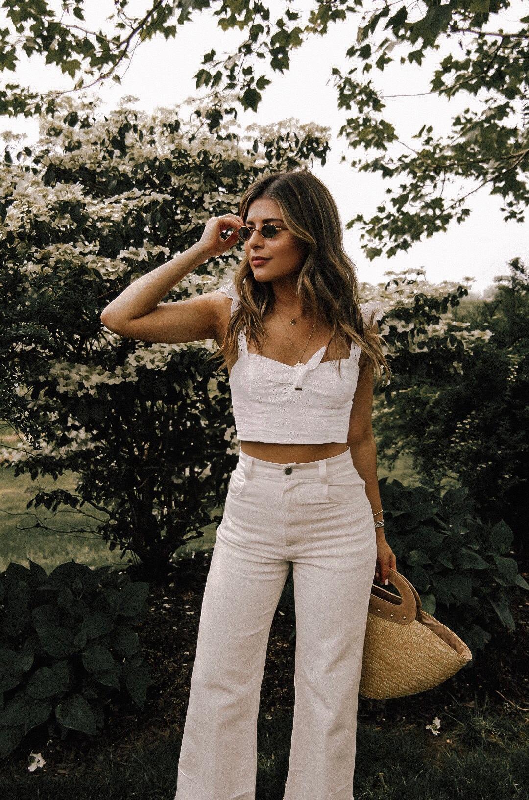  Qué ponerse en Los Hamptons de Pam Hetlinger / Summer Fridays Hamptons Trip, Top Bloggers de Los Ángeles, Estilo Pam Hetlinger, Atuendos Blancos de Verano, Atuendos Blancos, Atuendos Elegantes de Verano, Atuendos de Bolso de Paja | TheGirlFromPanama.com