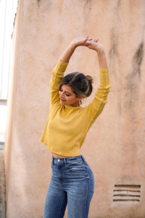 Fall 2018 Color Trends in Fashion, What colors to wear this fall by Pam Hetlinger | TheGirlFromPanama.com | Marigold Sweater, Mustard Yellow, J Brand Jeans, Metallic Heels