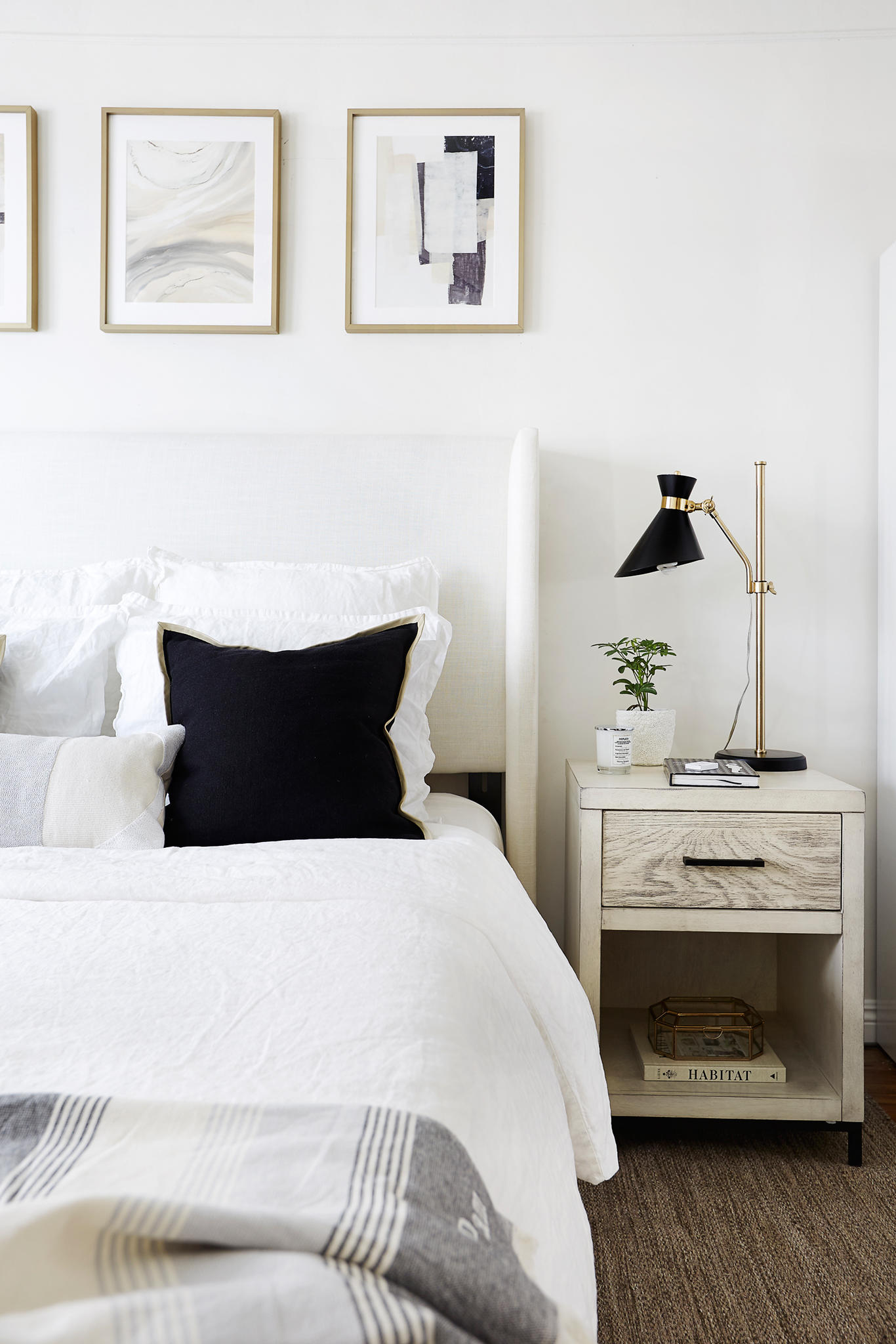 5 Essential Items for Small Bedrooms by Pam Hetlinger | TheGirlFromPanama | Joss & Main drawer, bright bedroom interior, parachute home bedding, bedroom interior inspiration