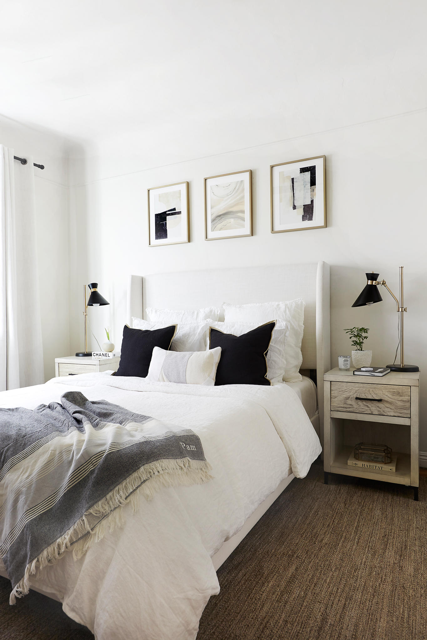 5 Essential Items for Small Bedrooms by Pam Hetlinger | TheGirlFromPanama | Joss & Main drawer, bright bedroom interior, parachute home bedding, bedroom interior inspiration, bright airy bedroom, fashion blogger bedroom, bright airy bedroom