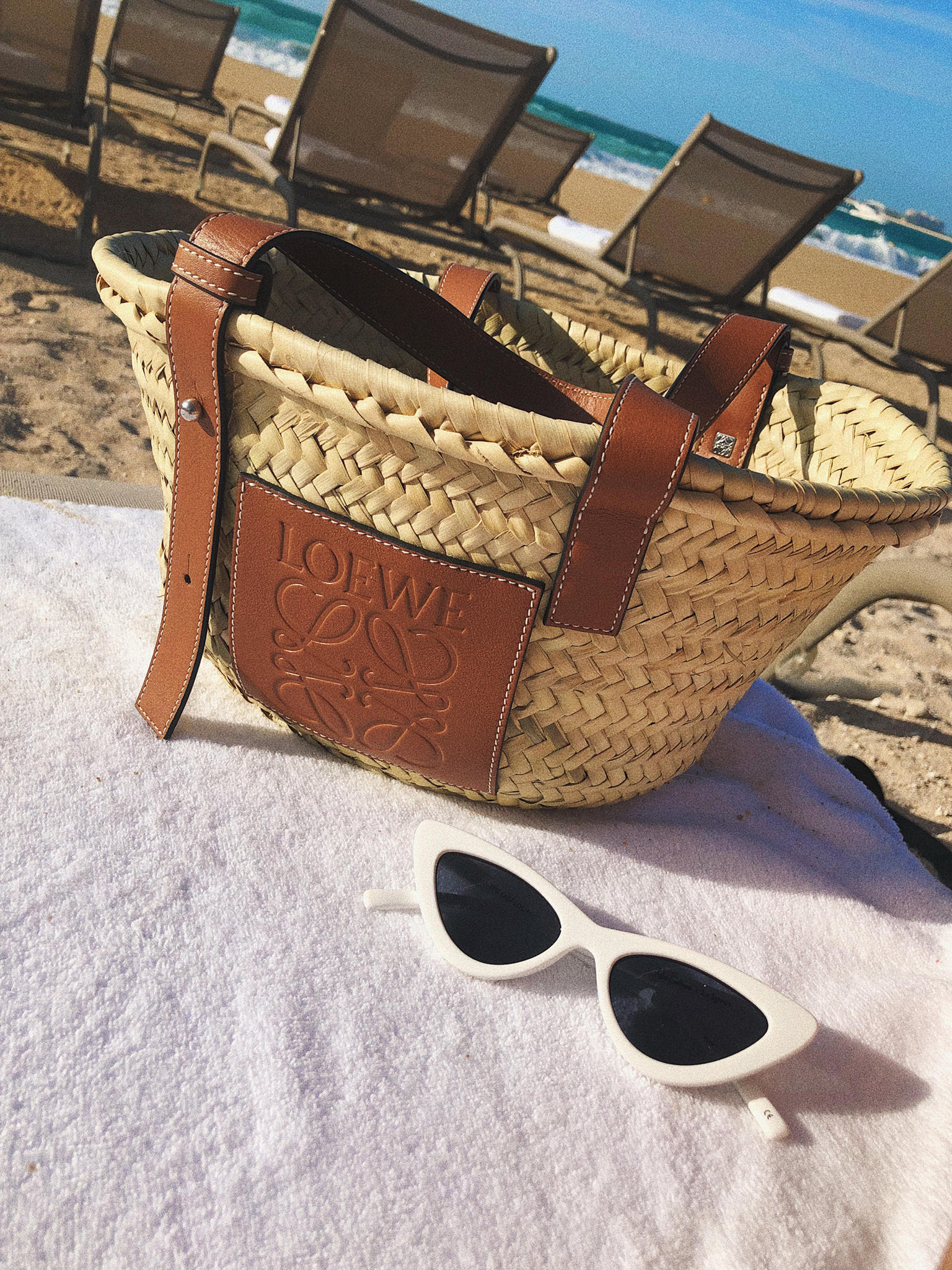 How to Spend 5 days in Dubai by Pam Hetlinger | TheGirlFromPanama.com | Dubai Travel Guide, Instagrammable spots dubai, fashion bloggers in dubai, cove beach dubai, loewe straw bag