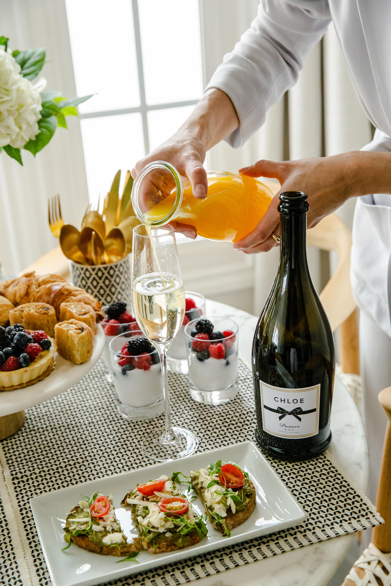 beautiful brunch ideas, girls brunch date, chloe wine, chloe wine prosecco | TheGirlFromPanama.com